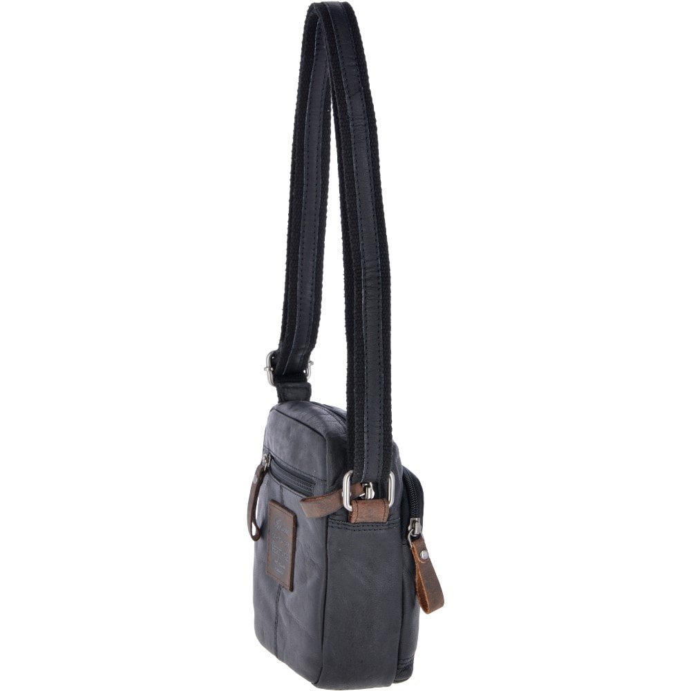 Leather Vintage Small Flight Shoulder Bag Black: F-81