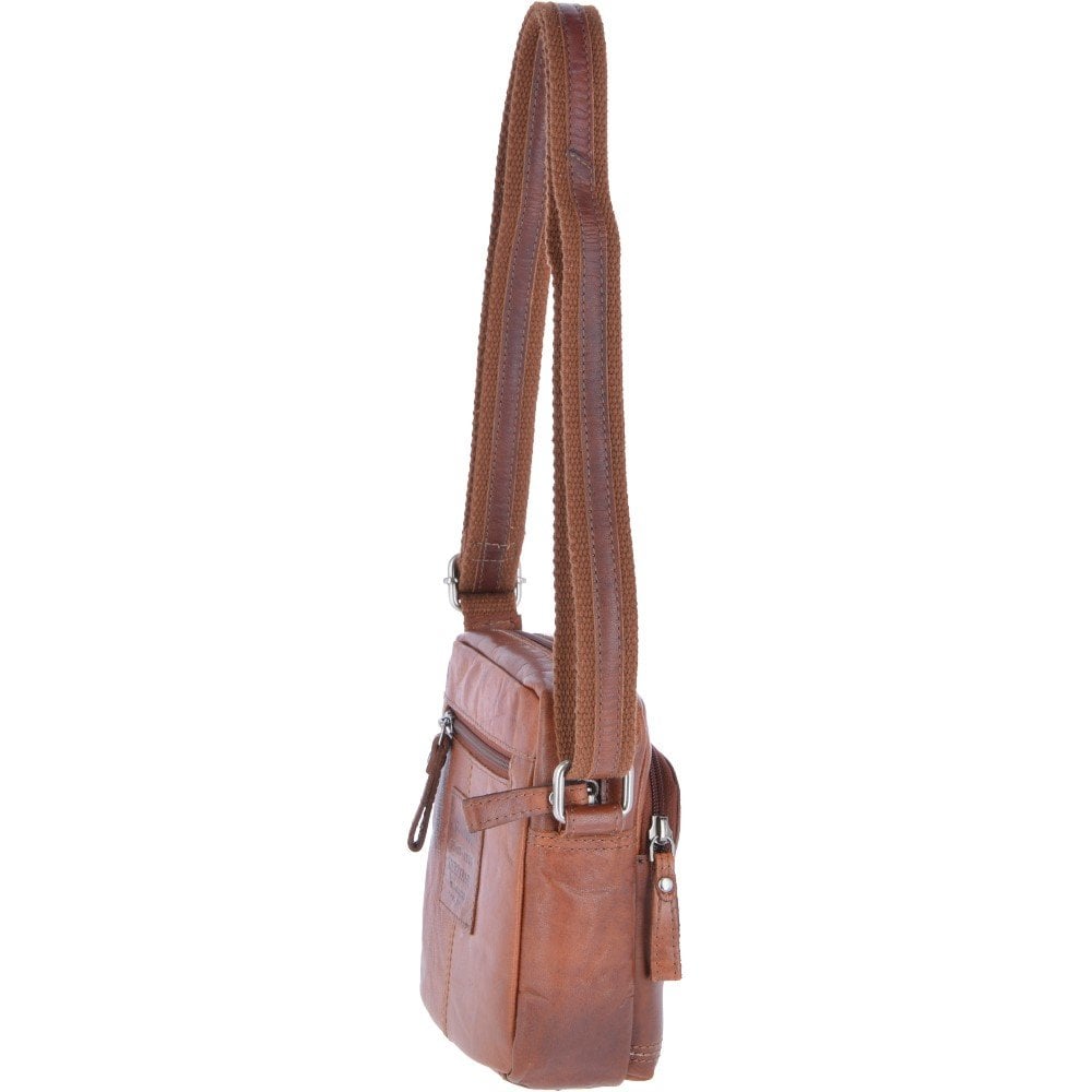 Leather Vintage Small Flight Shoulder Bag Tan: F-81