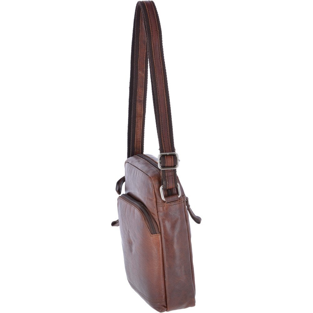 Leather Vintage Medium Flight Shoulder Bag Brandy: F-82